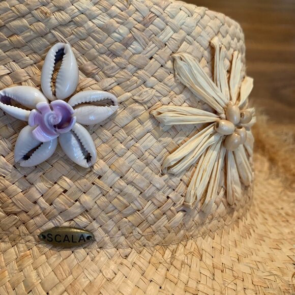 Scala natural straw hat, applied shells, straw flowers, adjustable hatband, EUC - Picture 6 of 16